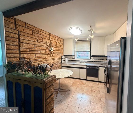 1621 STRAHLE ST, Philadelphia, PA 19152