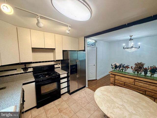 1621 STRAHLE ST, Philadelphia, PA 19152