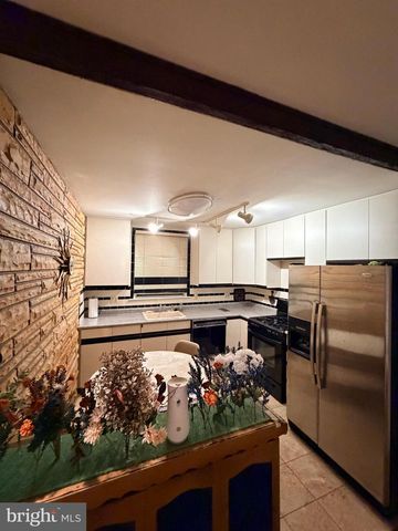 1621 STRAHLE ST, Philadelphia, PA 19152