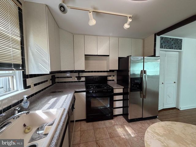 1621 STRAHLE ST, Philadelphia, PA 19152