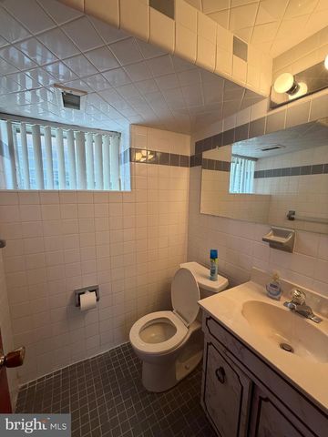 1621 STRAHLE ST, Philadelphia, PA 19152