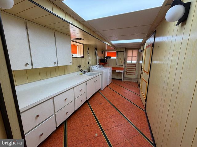 1621 STRAHLE ST, Philadelphia, PA 19152
