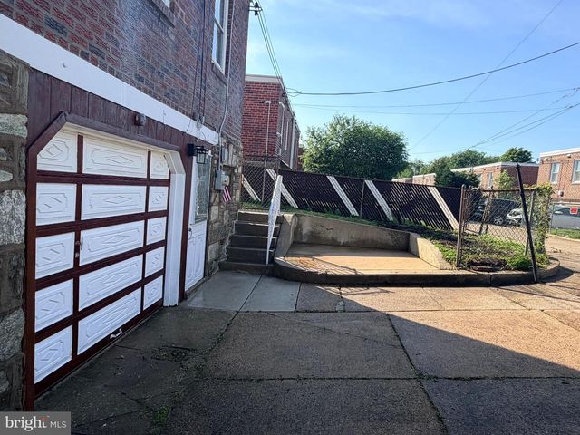 1621 STRAHLE ST, Philadelphia, PA 19152