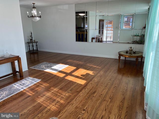 1621 STRAHLE ST, Philadelphia, PA 19152