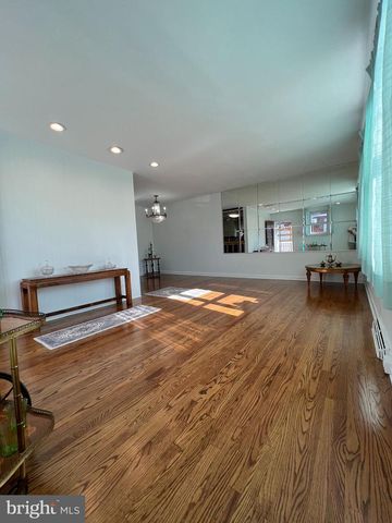 1621 STRAHLE ST, Philadelphia, PA 19152