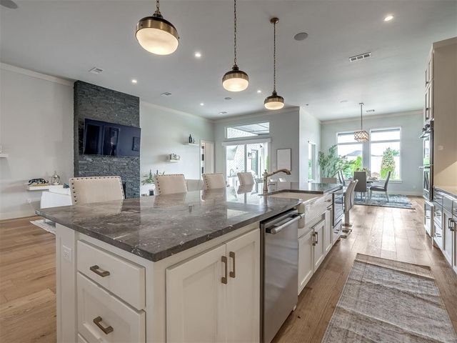 15113 Salem Creek Place, Edmond, OK 73013
