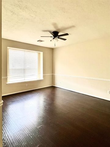 4911 Knights Branch Drive, Sugar Land, TX 77479