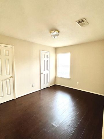 4911 Knights Branch Drive, Sugar Land, TX 77479