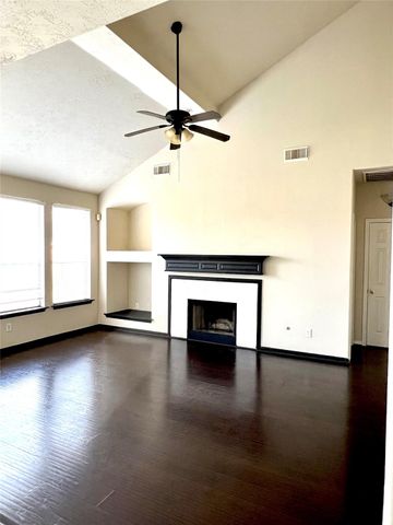 4911 Knights Branch Drive, Sugar Land, TX 77479