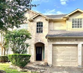 4911 Knights Branch Drive, Sugar Land, TX 77479