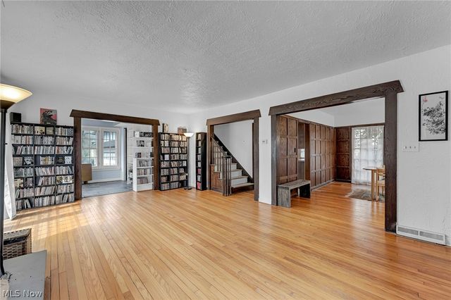 1284 Overlook Road, Lakewood, OH 44107