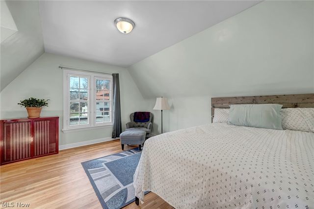 1284 Overlook Road, Lakewood, OH 44107