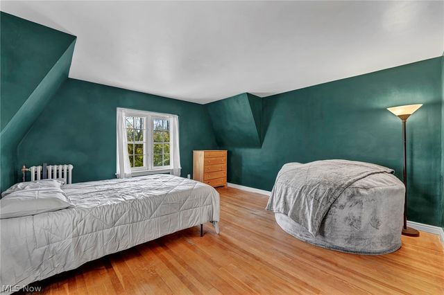 1284 Overlook Road, Lakewood, OH 44107