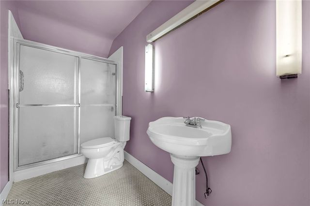 1284 Overlook Road, Lakewood, OH 44107