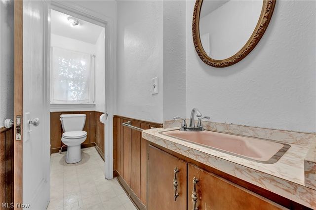 1284 Overlook Road, Lakewood, OH 44107