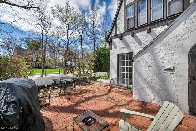 1284 Overlook Road, Lakewood, OH 44107