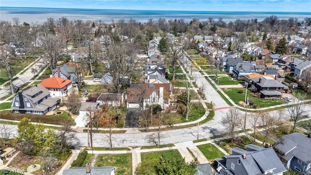 1284 Overlook Road, Lakewood, OH 44107
