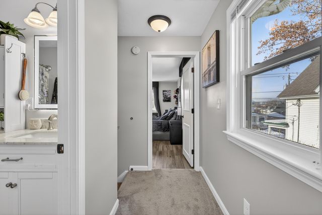 65 Taylor Street, Manchester, NH 03103