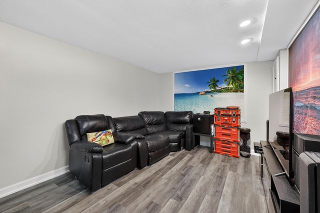 65 Taylor Street, Manchester, NH 03103