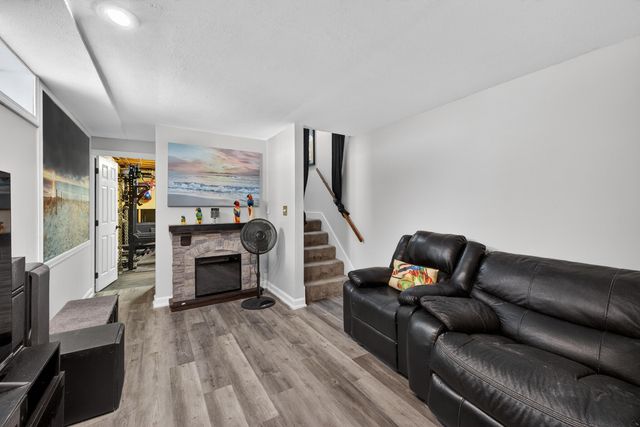 65 Taylor Street, Manchester, NH 03103