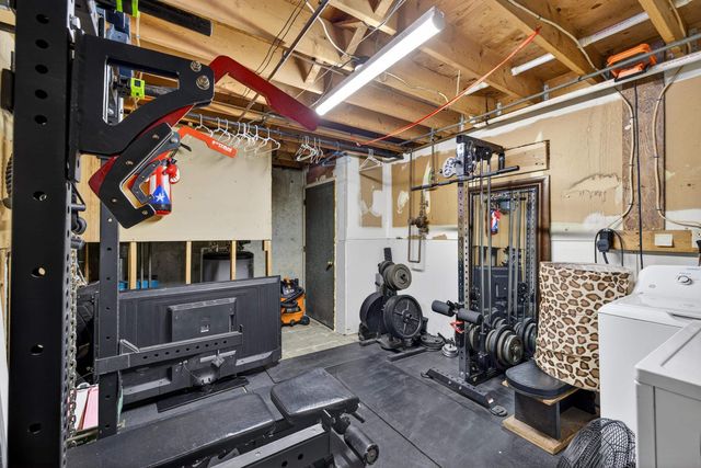 65 Taylor Street, Manchester, NH 03103