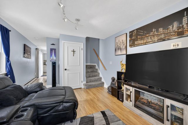 65 Taylor Street, Manchester, NH 03103