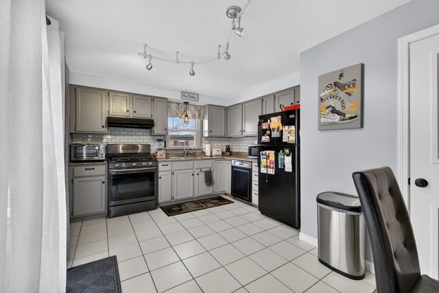 65 Taylor Street, Manchester, NH 03103