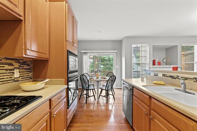 25840 KIRKWOOD SQ, Chantilly, VA 20152