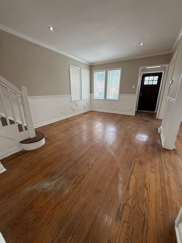 10154 S Calumet Avenue, Chicago, IL 60628