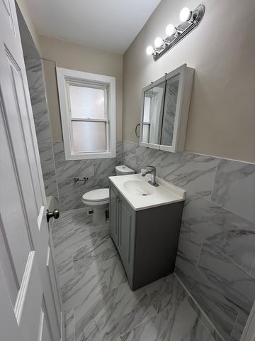 10154 S Calumet Avenue, Chicago, IL 60628