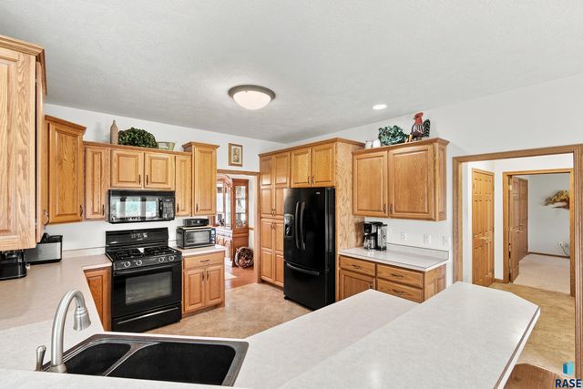 47588 255th St Street, Renner, SD 57055