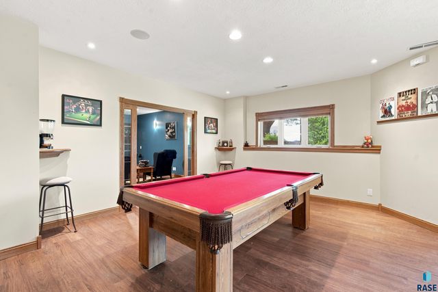 47588 255th St Street, Renner, SD 57055