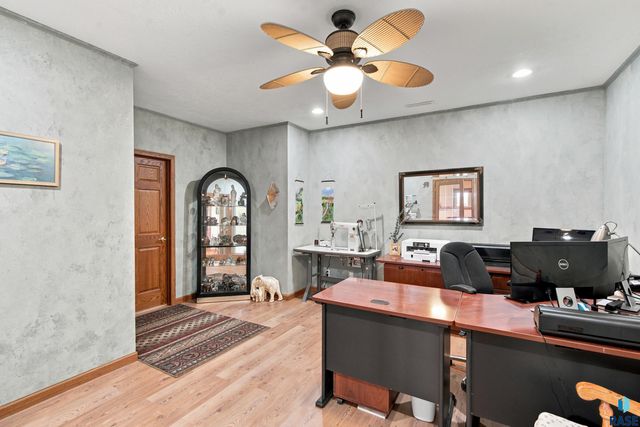 47588 255th St Street, Renner, SD 57055