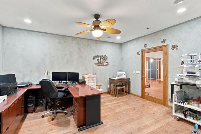 47588 255th St Street, Renner, SD 57055
