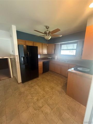 2436 Pinehurst Drive, Overland, MO 63114