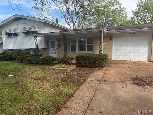 2436 Pinehurst Drive, Overland, MO 63114