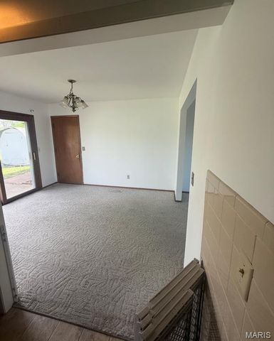 2436 Pinehurst Drive, Overland, MO 63114