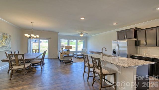 50 Creekview Road, Hendersonville, NC 28792