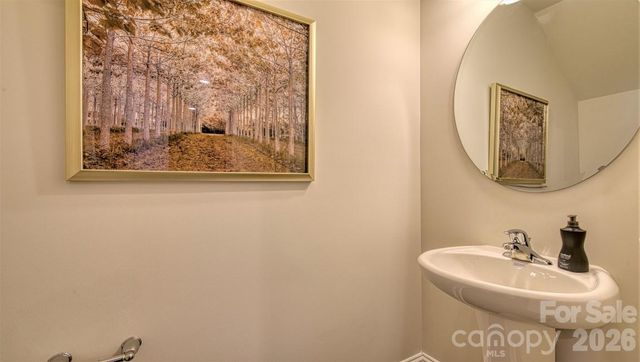 50 Creekview Road, Hendersonville, NC 28792