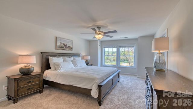 50 Creekview Road, Hendersonville, NC 28792