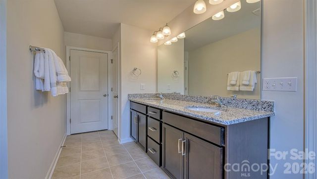 50 Creekview Road, Hendersonville, NC 28792