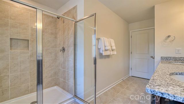 50 Creekview Road, Hendersonville, NC 28792