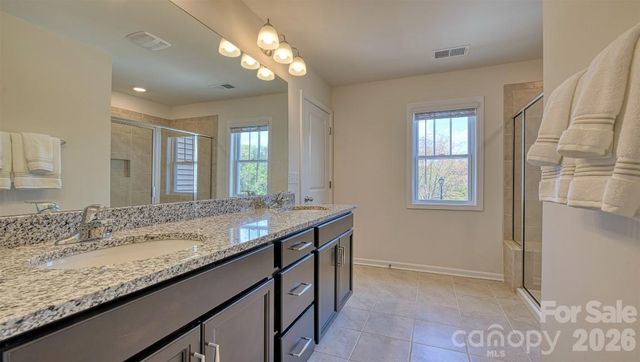 50 Creekview Road, Hendersonville, NC 28792
