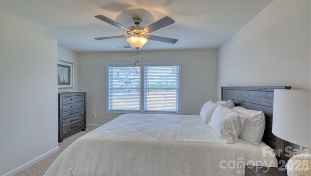 50 Creekview Road, Hendersonville, NC 28792