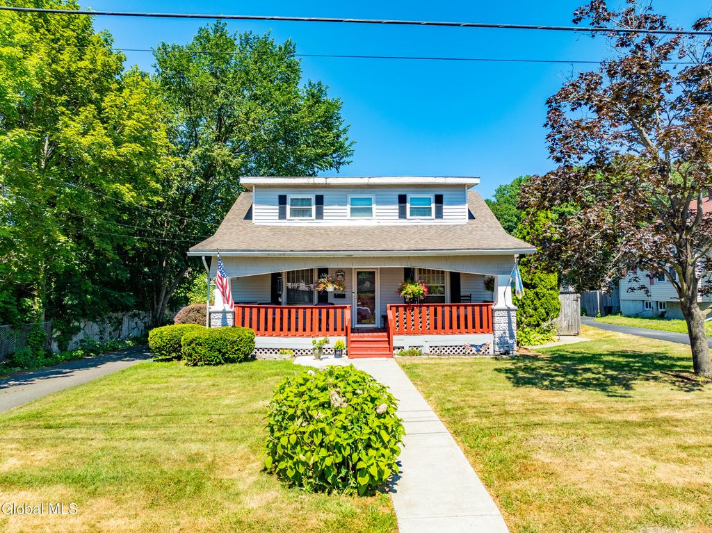 2 Mercer Street, Waterford, NY 12188