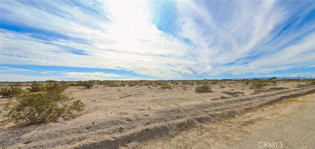 Image 2 of property listing at 1079 Sea Haven Avenue, Thermal, CA 92274