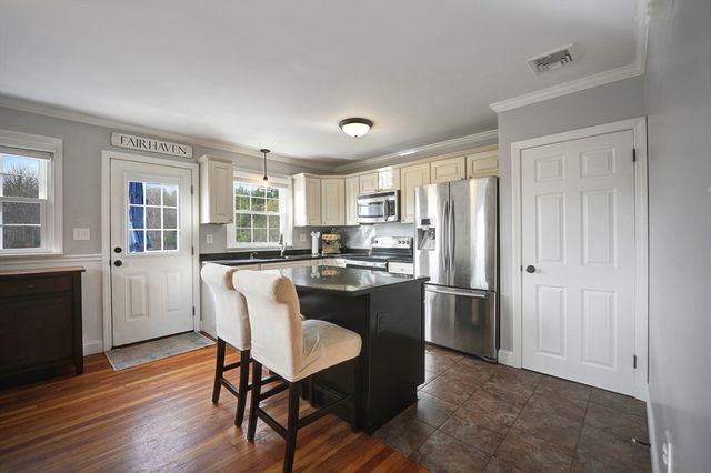 312 New Boston Rd, Fairhaven, MA 02719