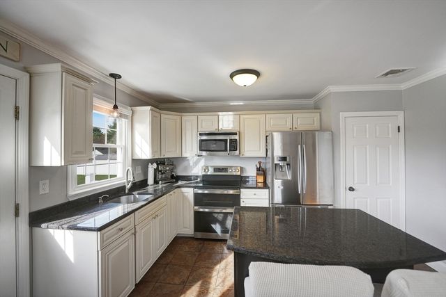 312 New Boston Rd, Fairhaven, MA 02719