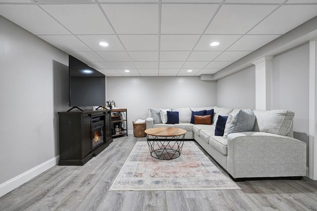 312 New Boston Rd, Fairhaven, MA 02719