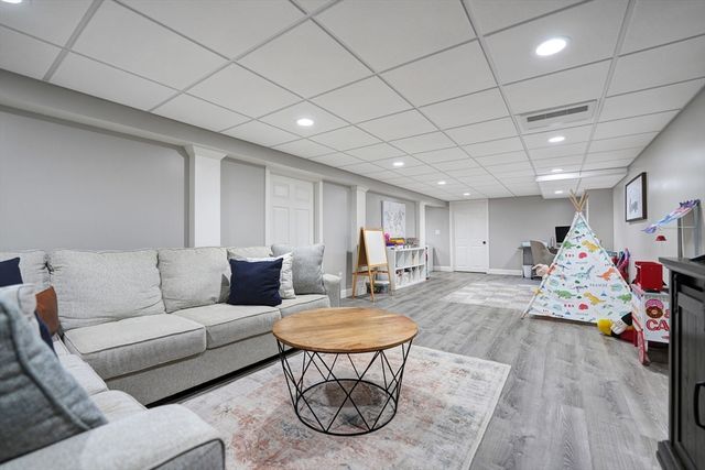 312 New Boston Rd, Fairhaven, MA 02719